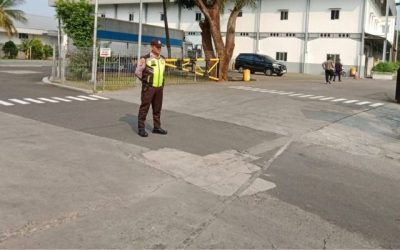 Begini Cara Kerja Satpam Pabrik untuk Meningkatkan Security
